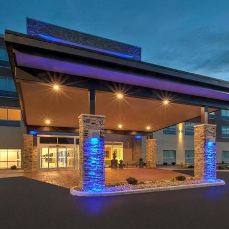 Holiday Inn Express & Suites - Milan - Sandusky Area By Ihg Exterior foto