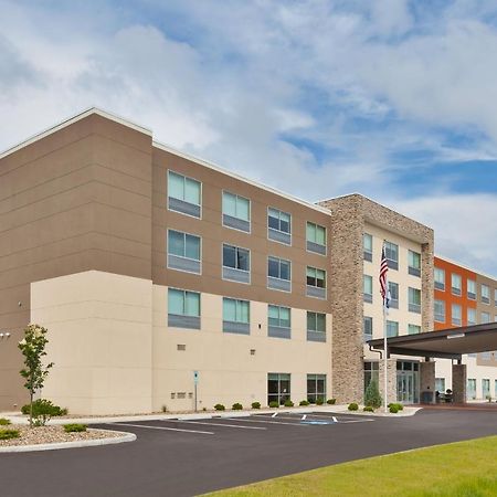 Holiday Inn Express & Suites - Milan - Sandusky Area By Ihg Exterior foto