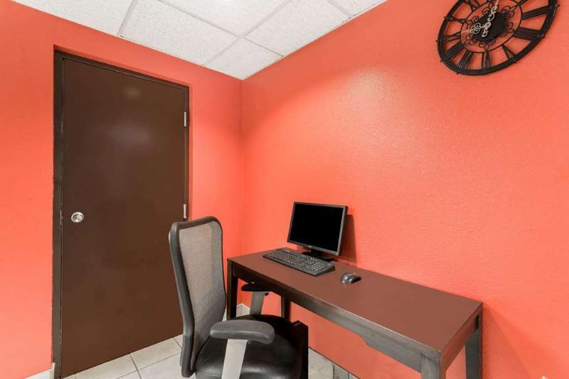 Holiday Inn Express & Suites - Milan - Sandusky Area By Ihg Exterior foto