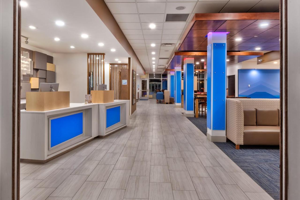 Holiday Inn Express & Suites - Milan - Sandusky Area By Ihg Exterior foto