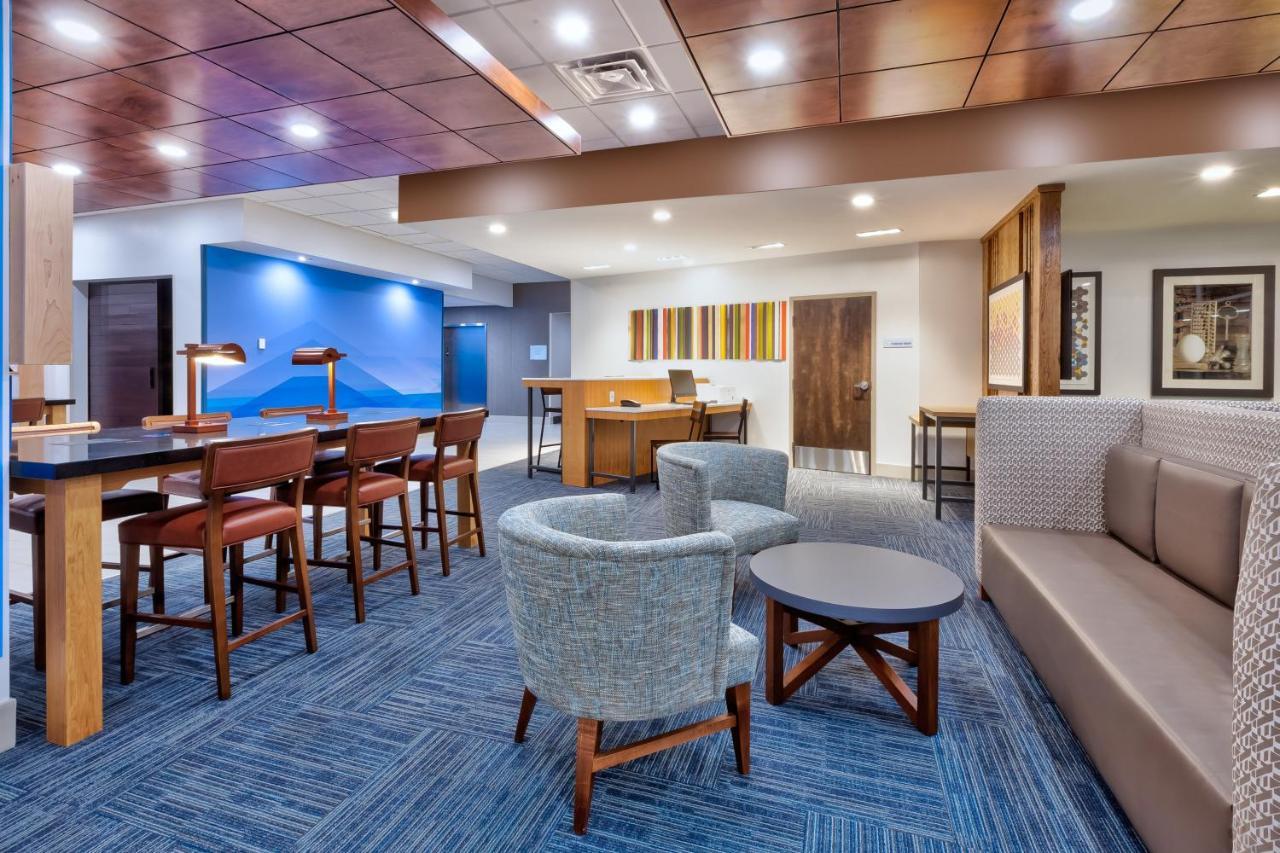 Holiday Inn Express & Suites - Milan - Sandusky Area By Ihg Exterior foto